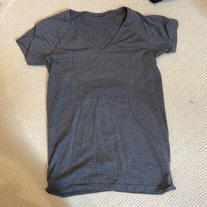 Lululemon V-Neck swiftly tech short sleeve top